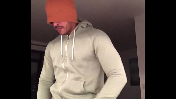 Diego Barros mostra todo seu pauzao cabecudo