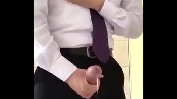 Đúng gout luôn. Tranh thủ trưa lên sân thượng mà chim chuột thì… – Office man, real Asian gay