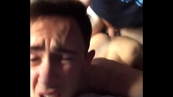 Novinho Gemendo no Pau do Policial Gostoso amateur daddy gay porn