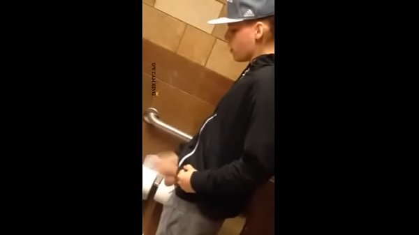 Calientes En Los Baños amateur daddy gay porn