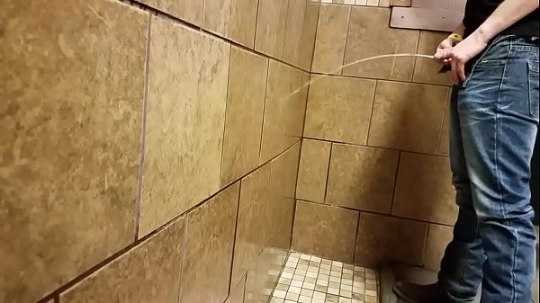 Man pissing – cock spy https://nakedguyz.blogspot.com