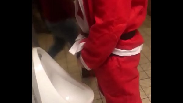 Santa pissing https://nakedguyz.blogspot.com