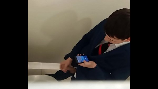 Spy cam – Russian boy jerking off in toilet https://nakedguyz.blogspot.com