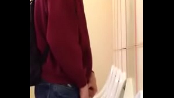 Spy cam – young guy piss https://nakedguyz.blogspot.com