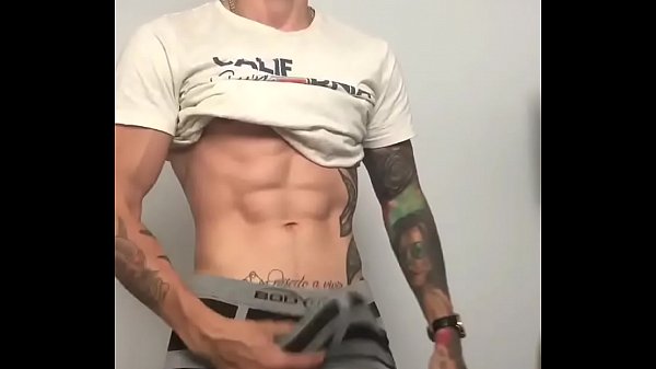 Vazou o vídeo do meu primo hetero