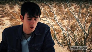 Californian Drift – French Twinks in US cars public naked in the desert