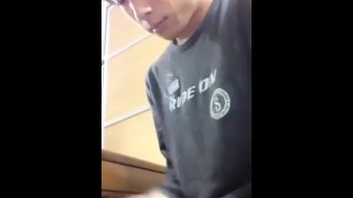 先輩から送られてきた動画