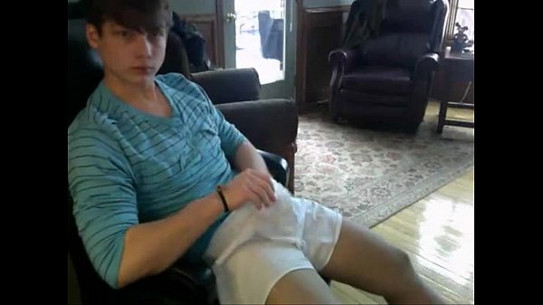 19 year-old twink cums