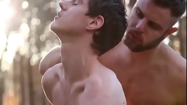 Giant daddy barebacks twink in the woods, straight Bareback guys