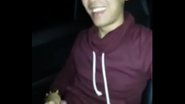 Hetero recibe mamada de gay después del nightclub