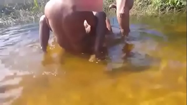 NVL369 Fogo na Praia de Nudismo