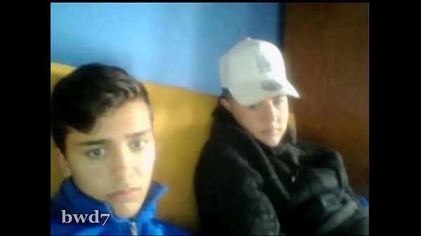 Turritos argentinos mostrando por webcam