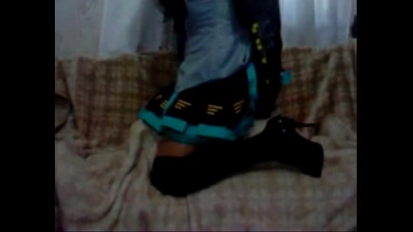 crossdresser ags 3 solito jugando :,(