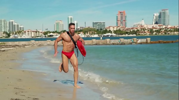 GAYWIRE – Bae Watch With Alex Mecum and Grant Ryan