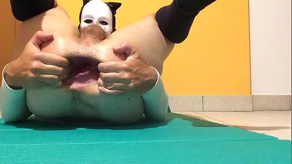 Crazy anal insertion (a big bottle and…)