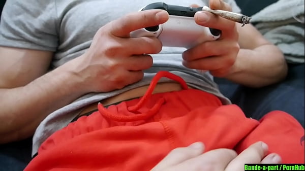 Je touche mon Cousin pendant qu’il Joue a Fortnite / french amateur