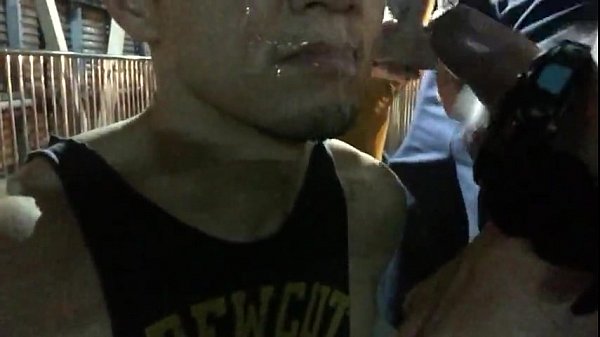 Group gay việt trên cầu uống nước đái , tình trùng 1